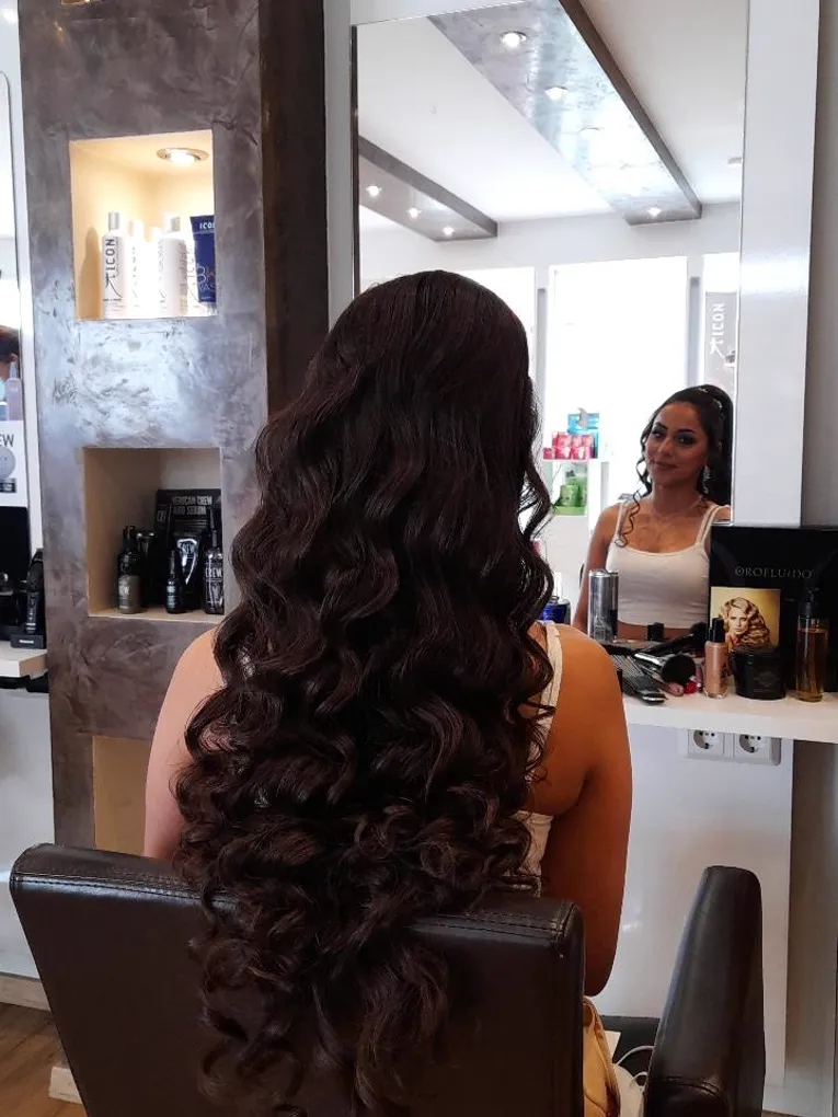 Extensions: lange, voluminöse Locken