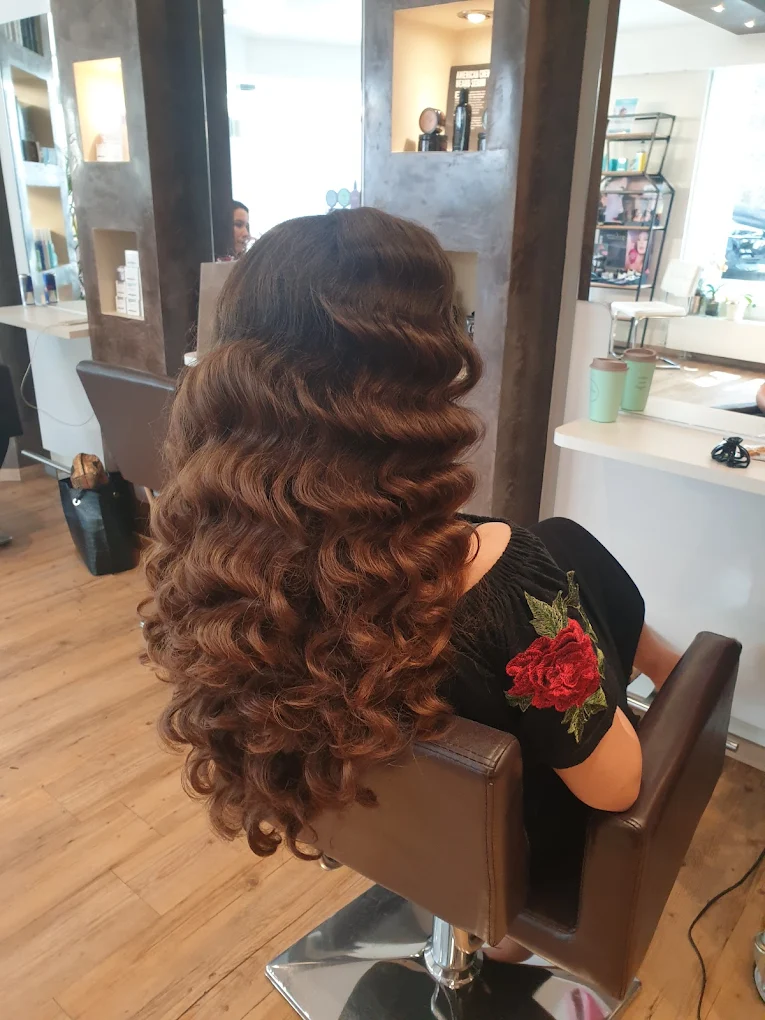 Schnitt & Styling: Locken